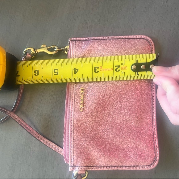Coach glitter wristlet - Picture 4 of 5